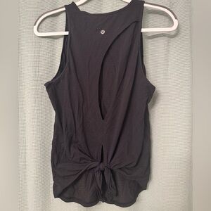 Lululemon On Track Tank (size 6)